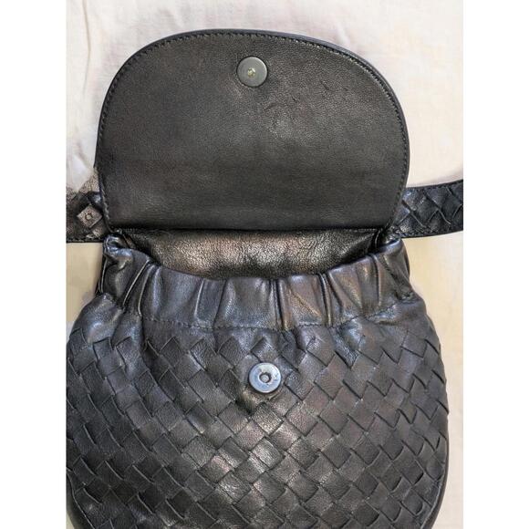 Bottega Veneta Flap Belt Bag Intrecciato Nappa Leather in Nero Black Small Posh - Picture 7 of 12